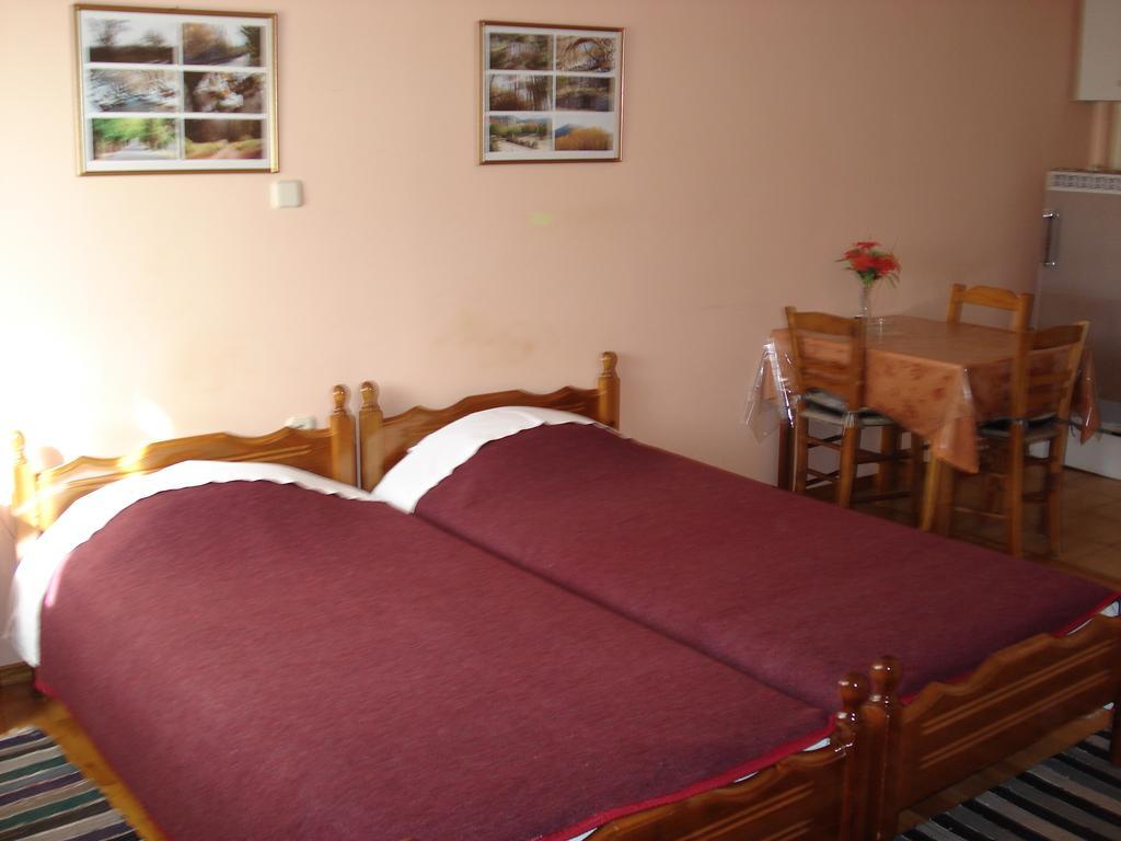 Zephyros Hotel Vitina Luaran gambar