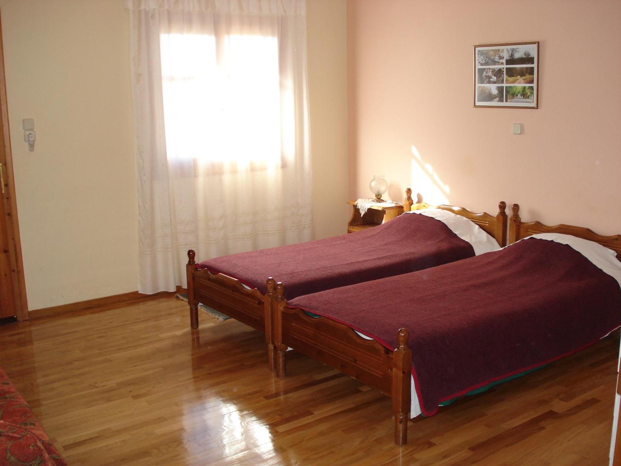 Zephyros Hotel Vitina Luaran gambar