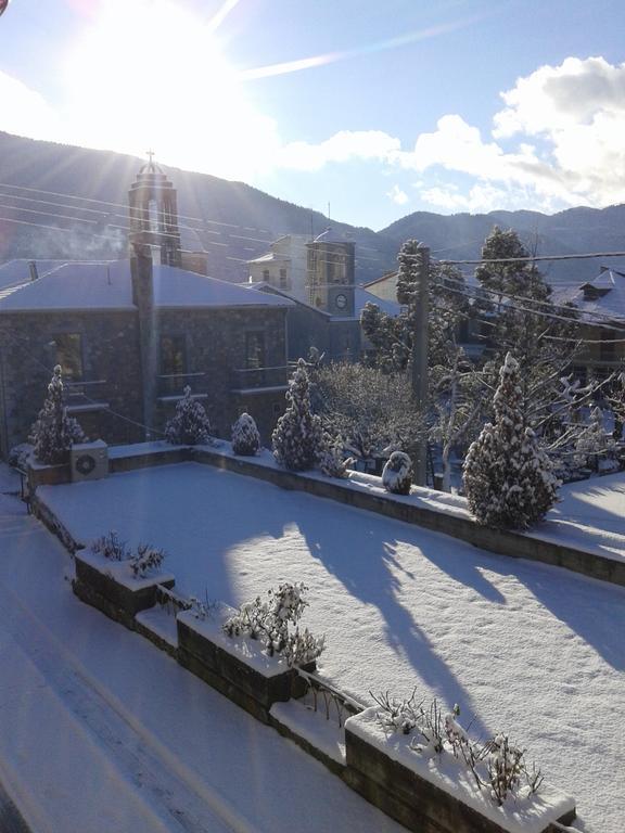 Zephyros Hotel Vitina Luaran gambar