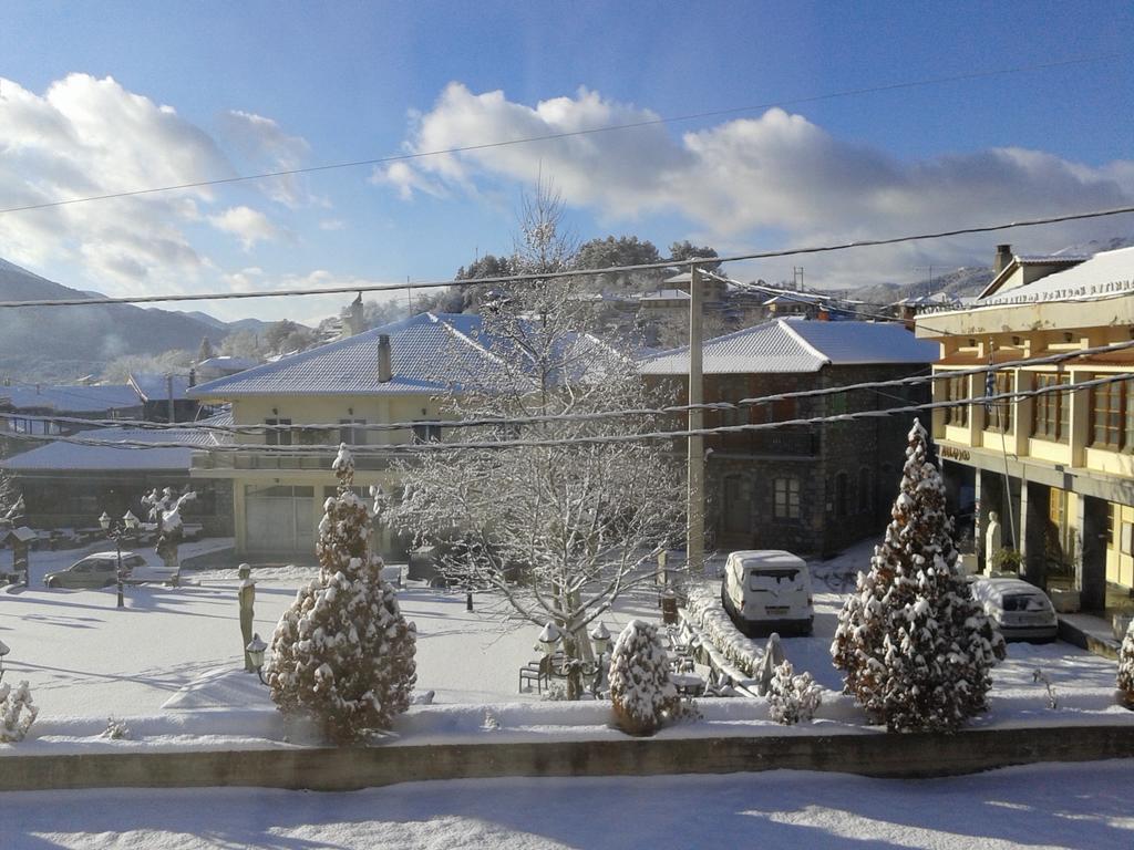 Zephyros Hotel Vitina Luaran gambar