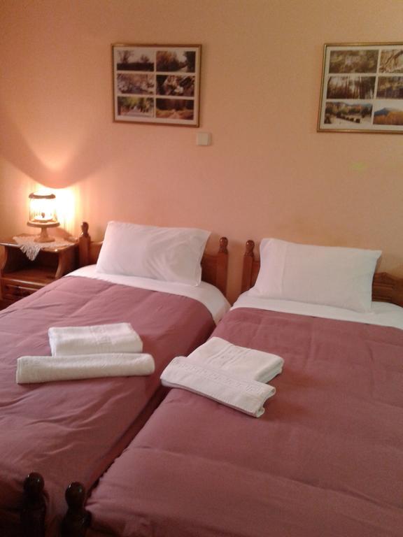 Zephyros Hotel Vitina Luaran gambar