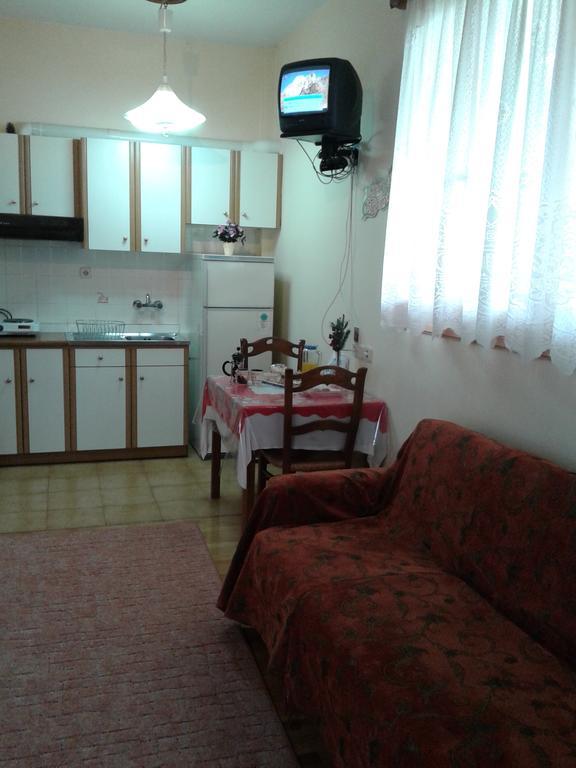 Zephyros Hotel Vitina Luaran gambar